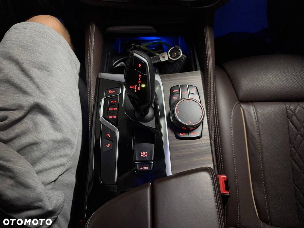 BMW Seria 5 530i xDrive M Sport Edition - 23