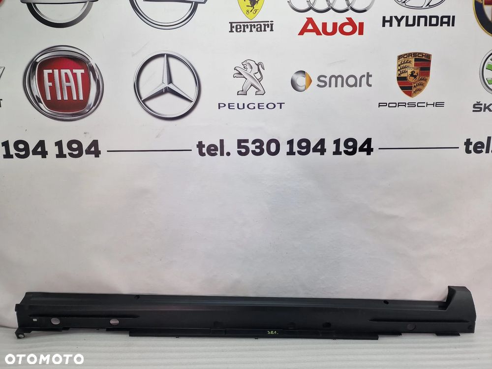 TOYOTA YARIS CROSS PRAWA LISTWA PROGOWA / NAKŁADKA PROGU , NR 75851-52120 / 75850-K2010 , NR AUKCJI PR381 - 1