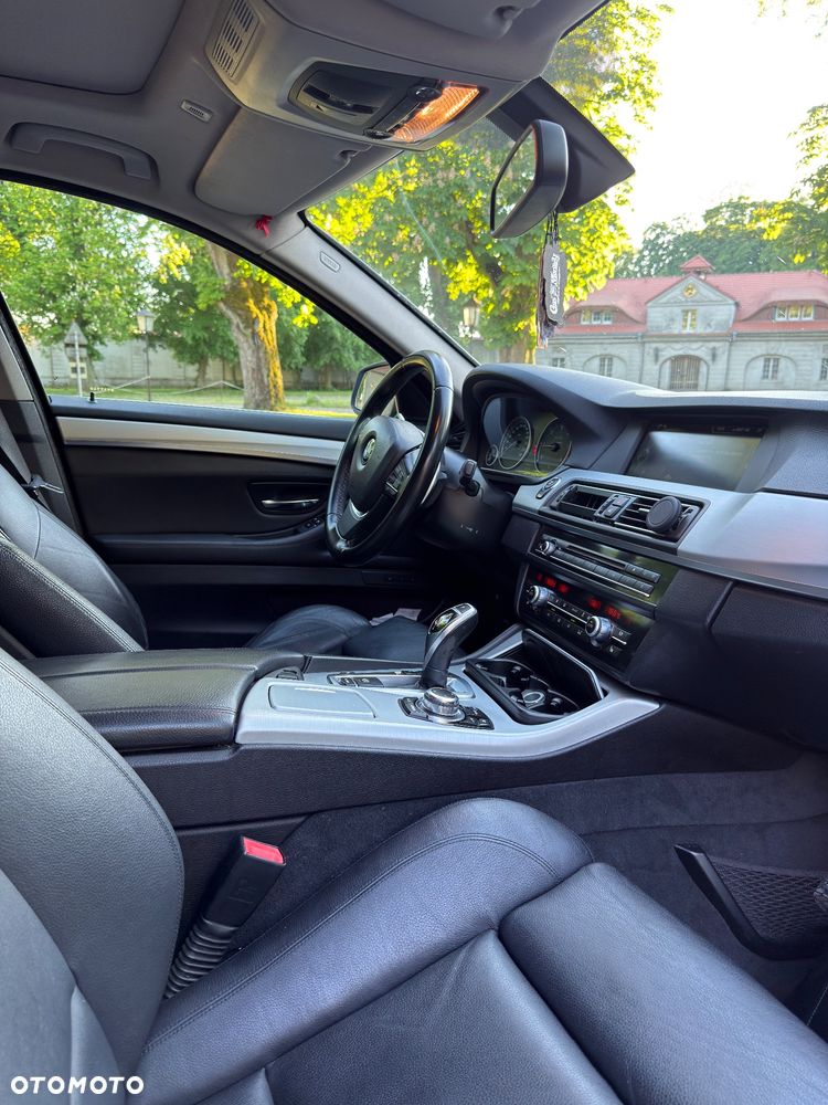 BMW Seria 5 520d Luxury Line - 14