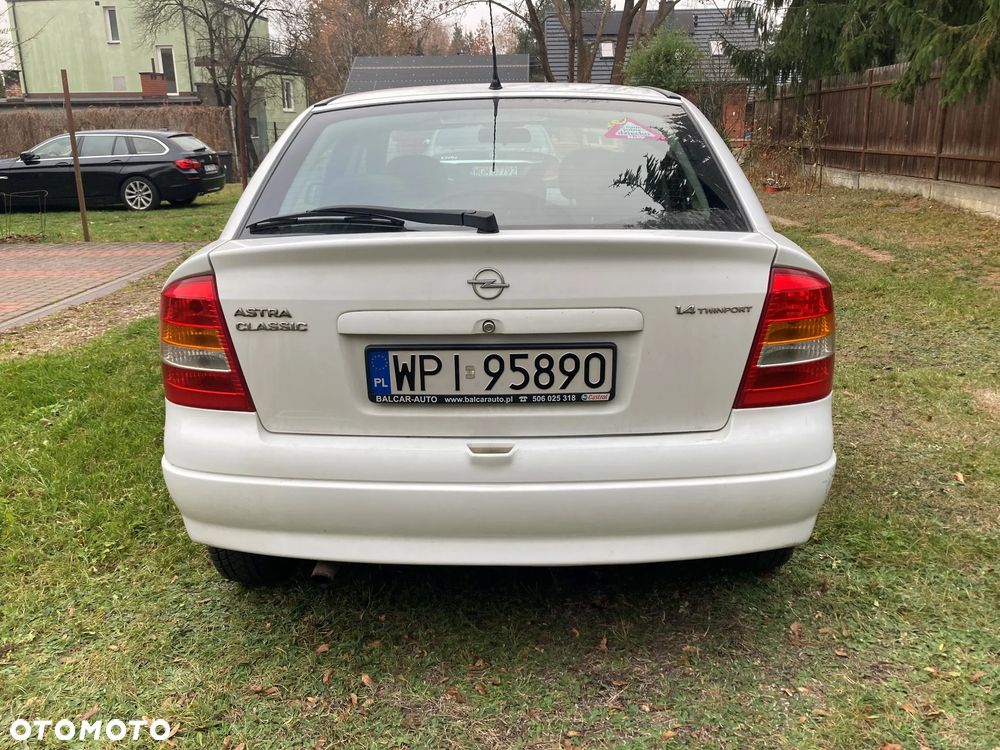 Opel Astra 1.4 Start - 2