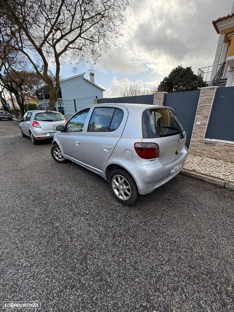 Toyota Yaris 1.0 Base C/Radio - 5
