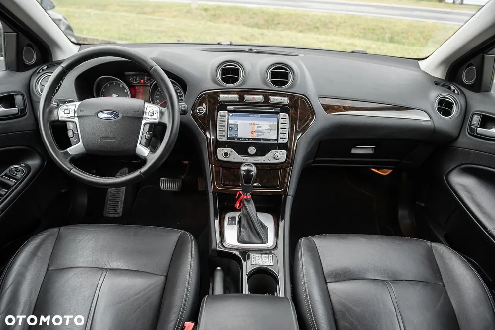 Ford Mondeo 2.3 Ghia - 25