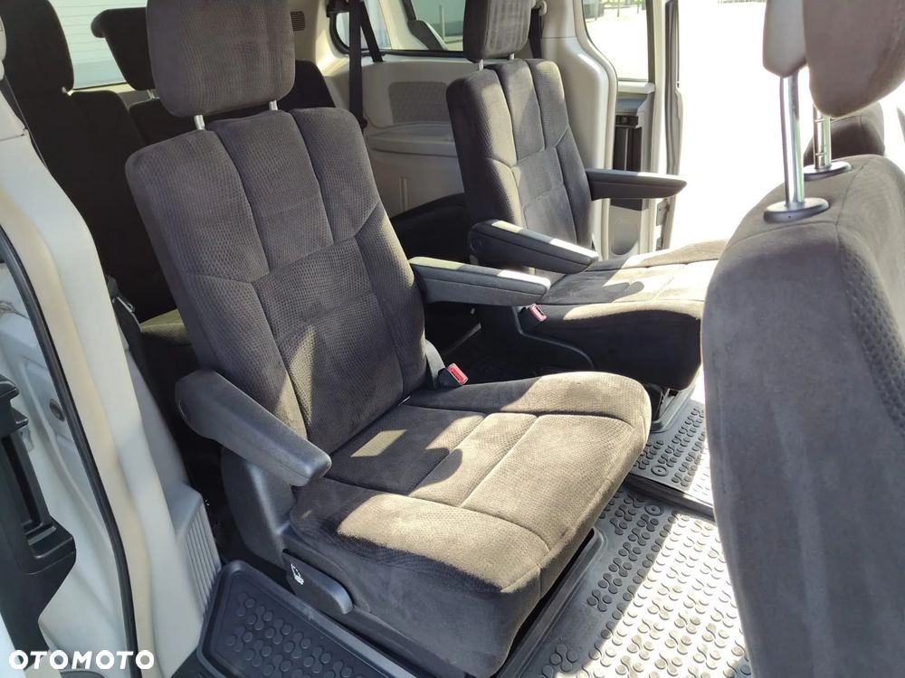 Chrysler Town & Country 3.6 Touring - 11