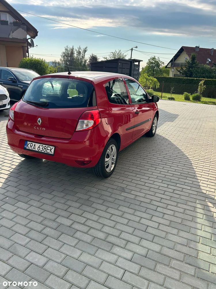 Renault Clio 1.2 16V 75 Expression - 6