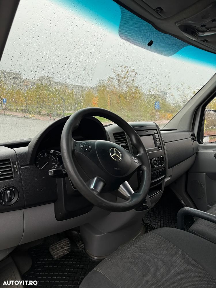 Mercedes-Benz Sprinter - 11