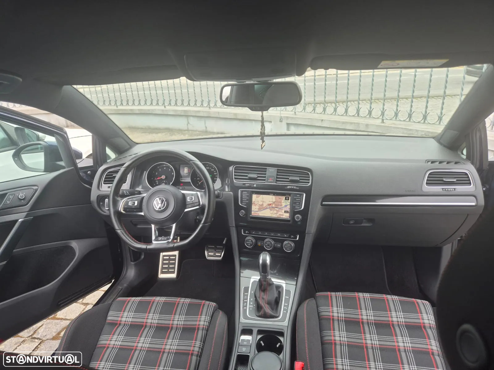 VW Golf 2.0 TSi GTi DSG - 9