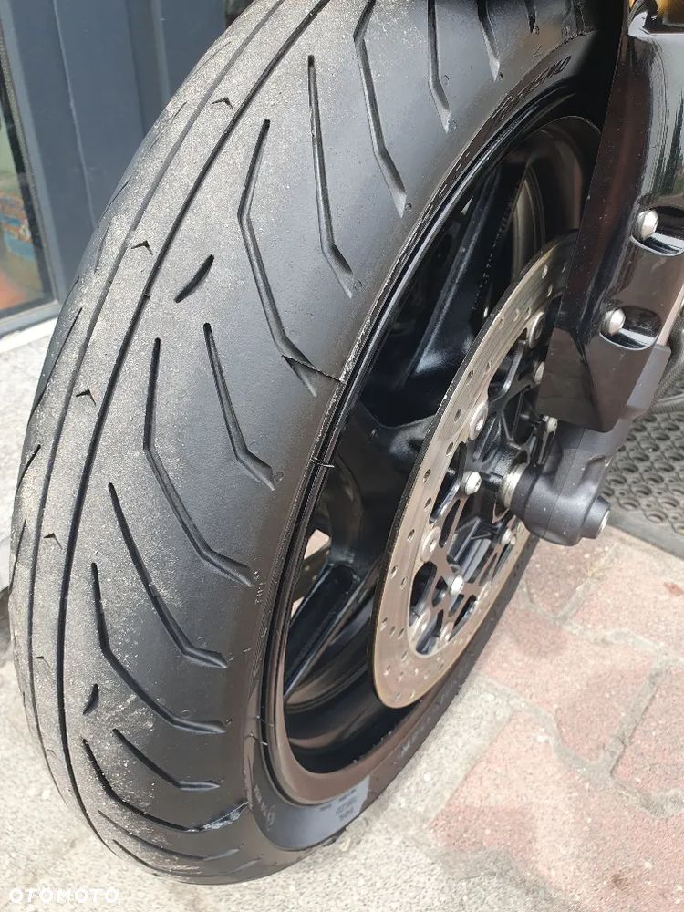 Yamaha FZ - 4