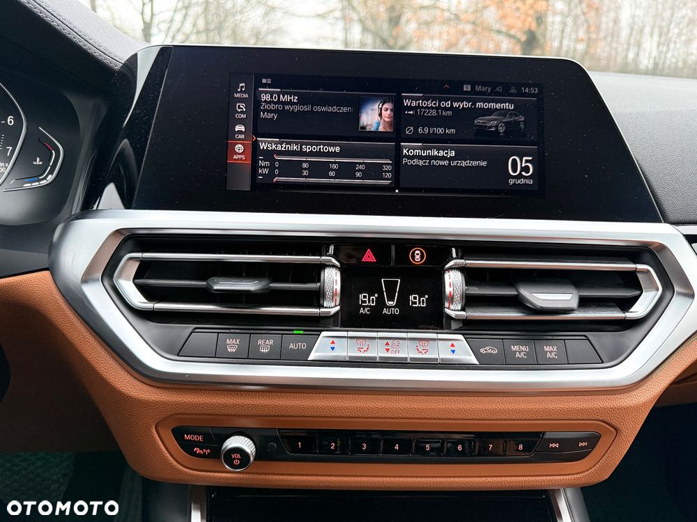 BMW Seria 3 318i Luxury Line sport - 21