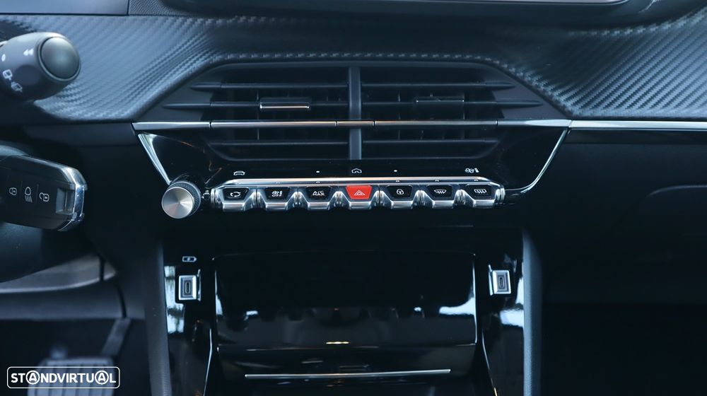 Peugeot 208 1.2 Hybrid Allure e-DCS6 - 33