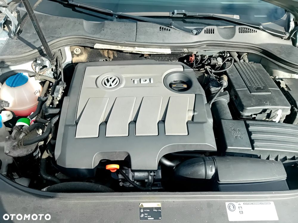 Volkswagen Passat 1.6 TDI Trendline - 17