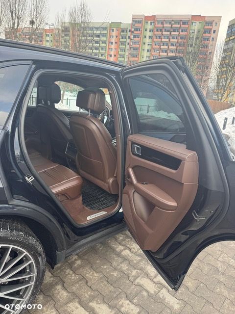 Porsche Cayenne - 6