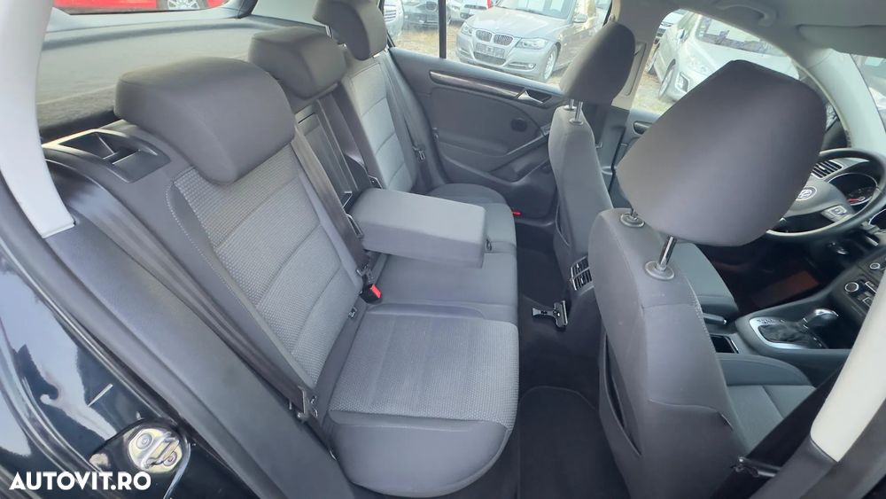 Volkswagen Golf - 27