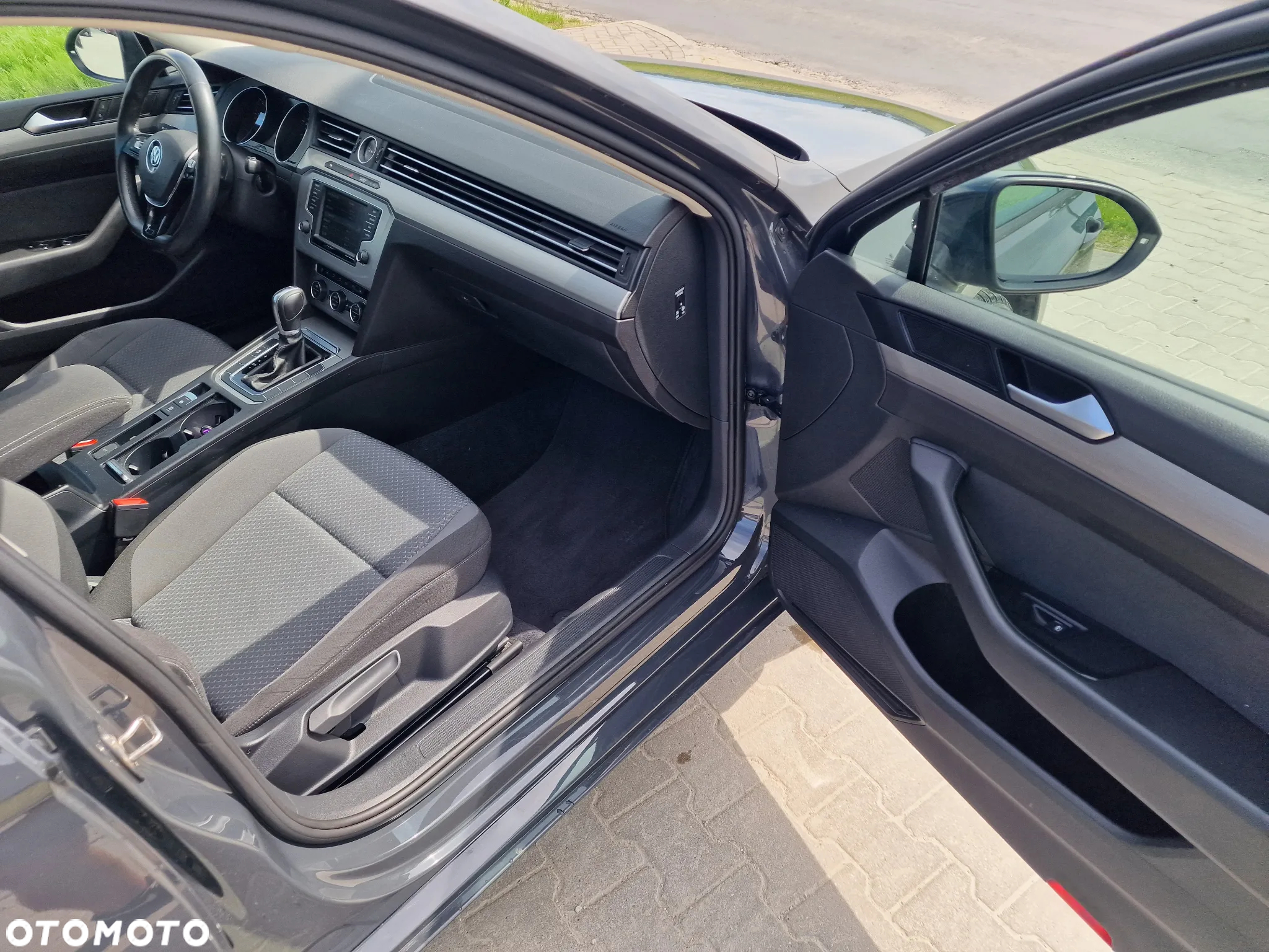 Volkswagen Passat Variant 1.6 TDI (BlueMotion Technology) DSG Comfortline - 26