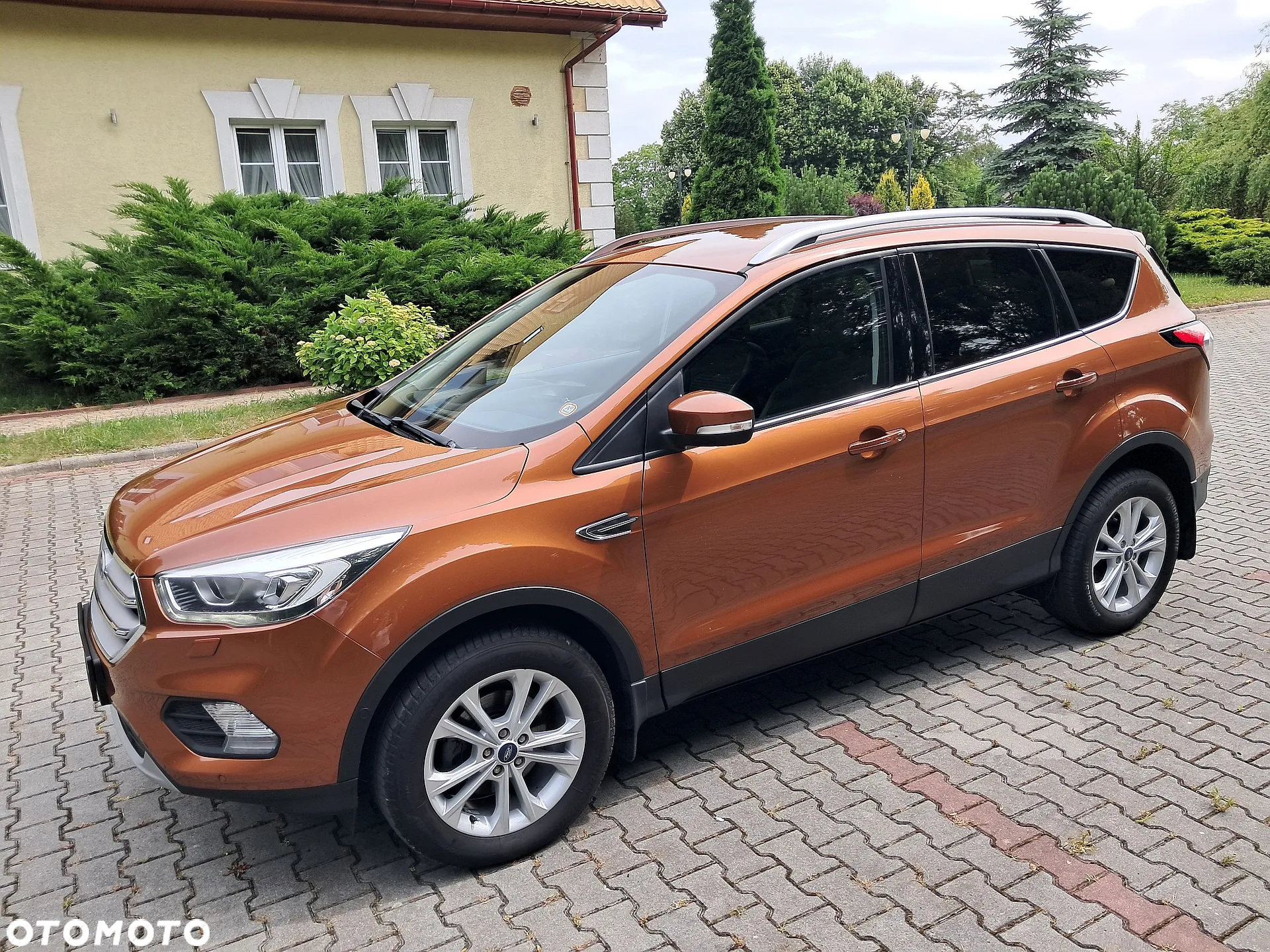 Ford Kuga 1.5 EcoBoost 2x4 Titanium - 2