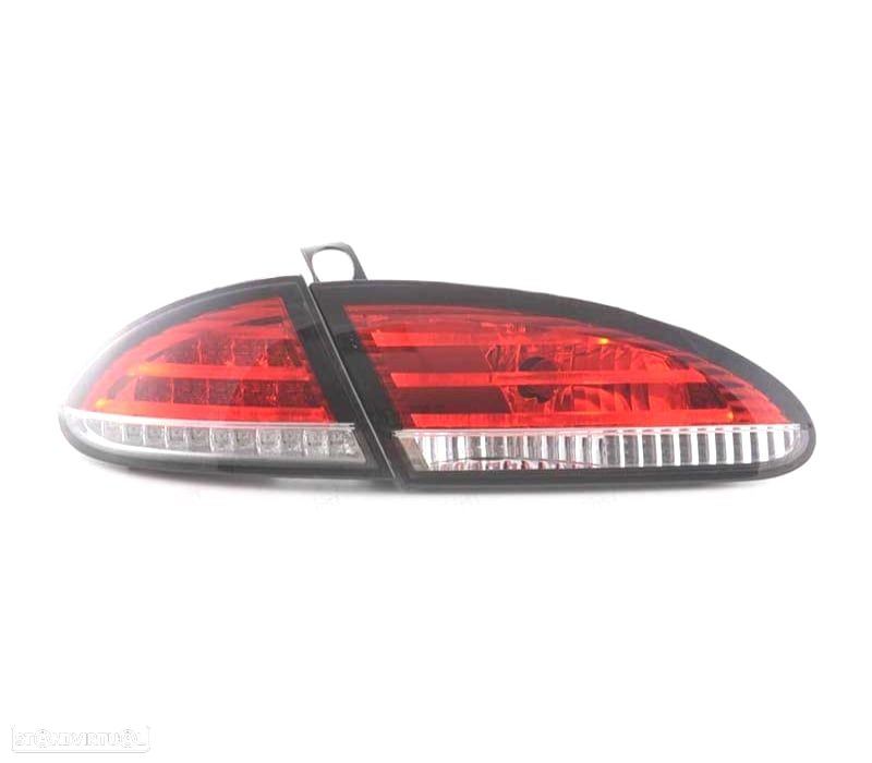 FAROLINS TRASEIROS LED SEAT LEON 1P 04-09 VERMELHO CROMADO - 2