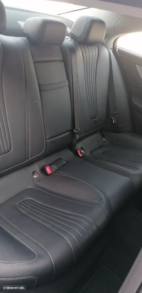 Mercedes-Benz CLS 400 d 4Matic 9G-TRONIC AMG Line - 38