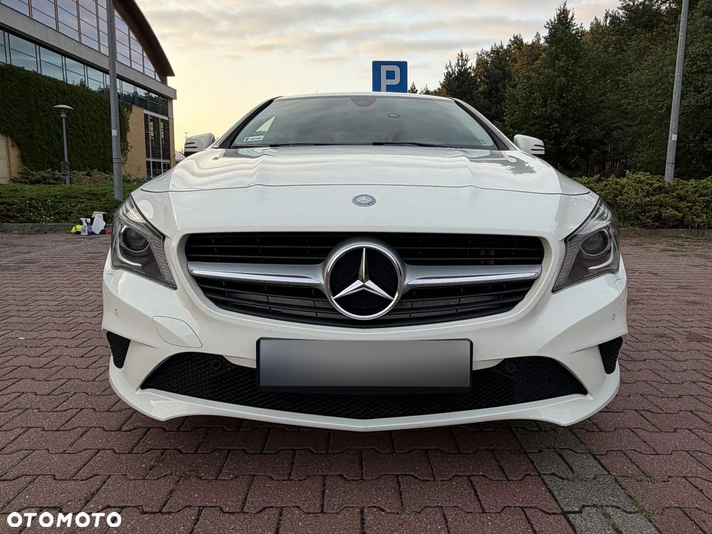 Mercedes-Benz CLA 200 7G-DCT - 3