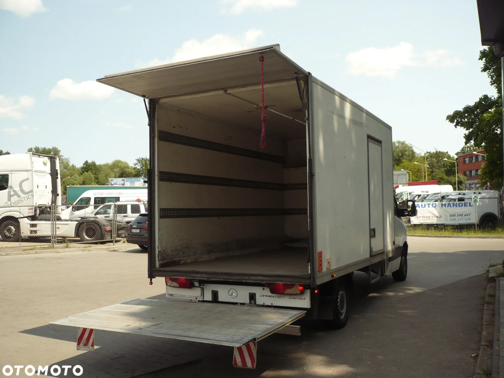 Mercedes-Benz Sprinter - 17