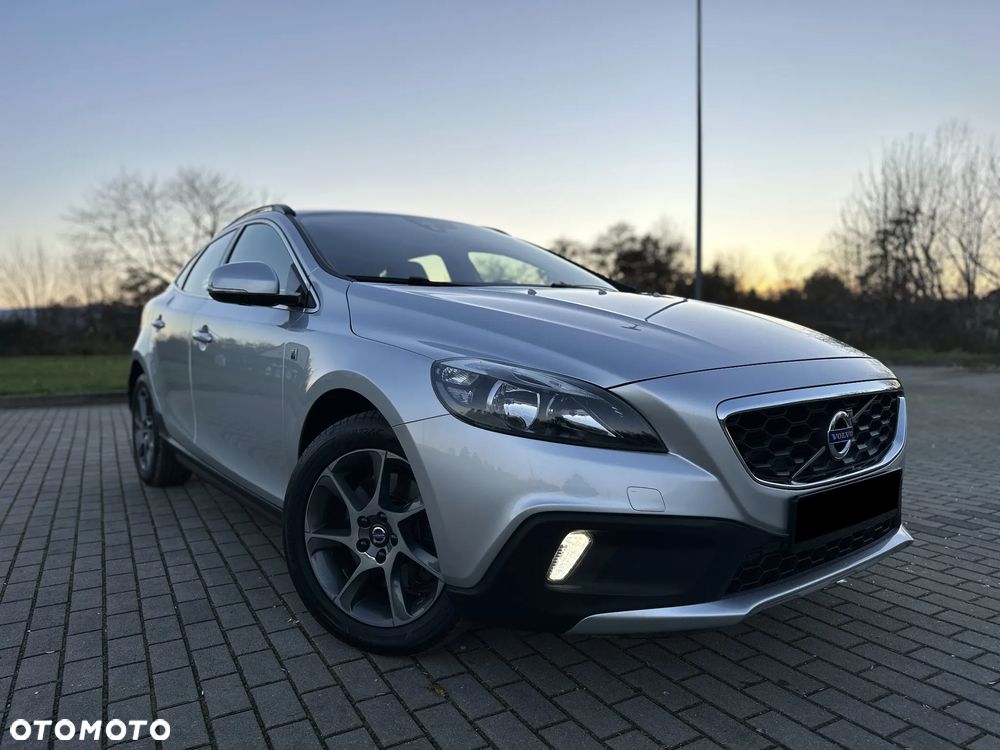 Volvo V40 Cross Country D2 Drive-E Ocean Race - 2