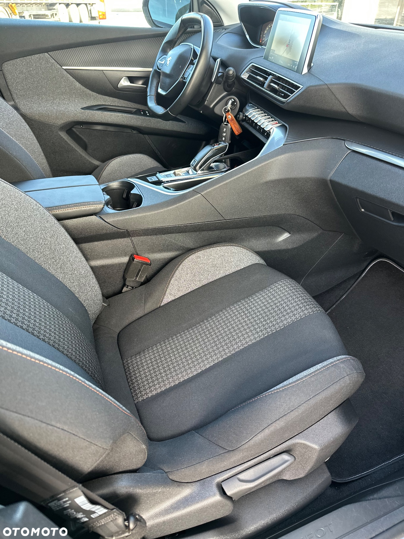 Peugeot 5008 1.6 BlueHDI Allure S&S EAT6 - 7