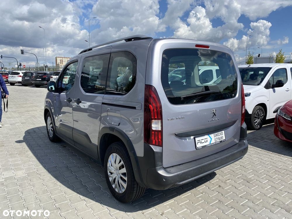 Peugeot Rifter - 8