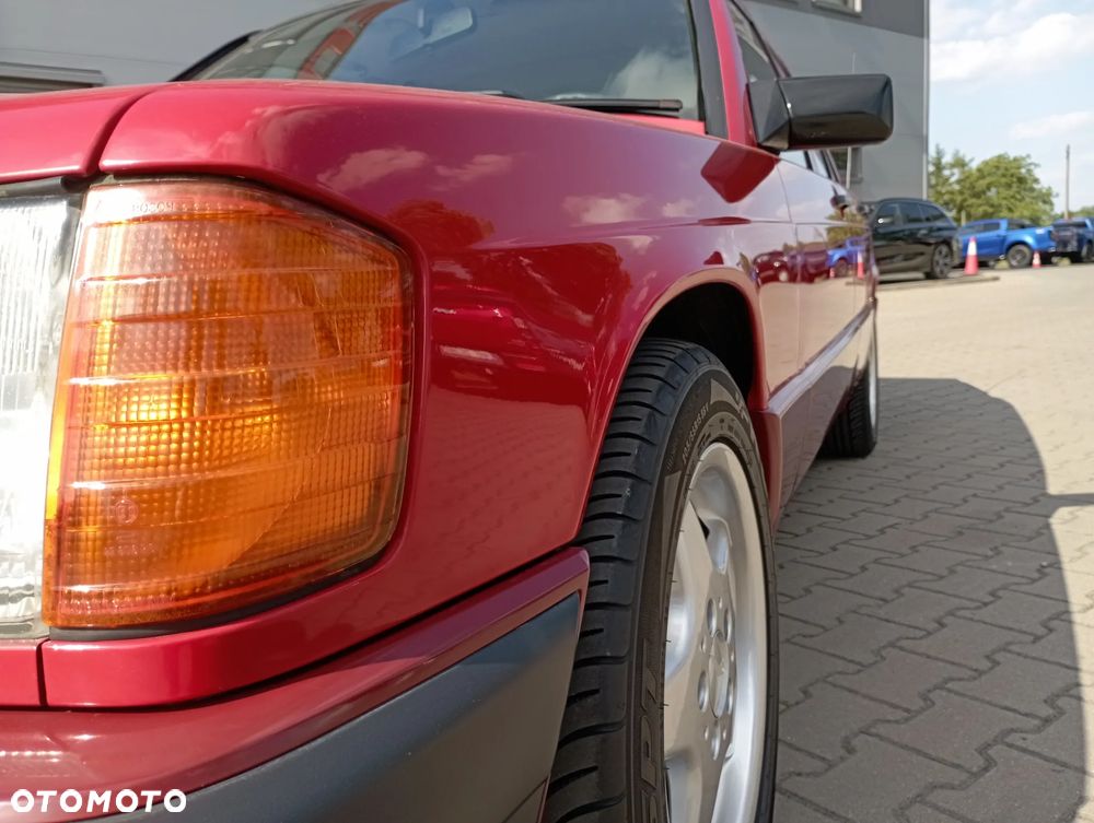 Mercedes-Benz W201 (190) - 10