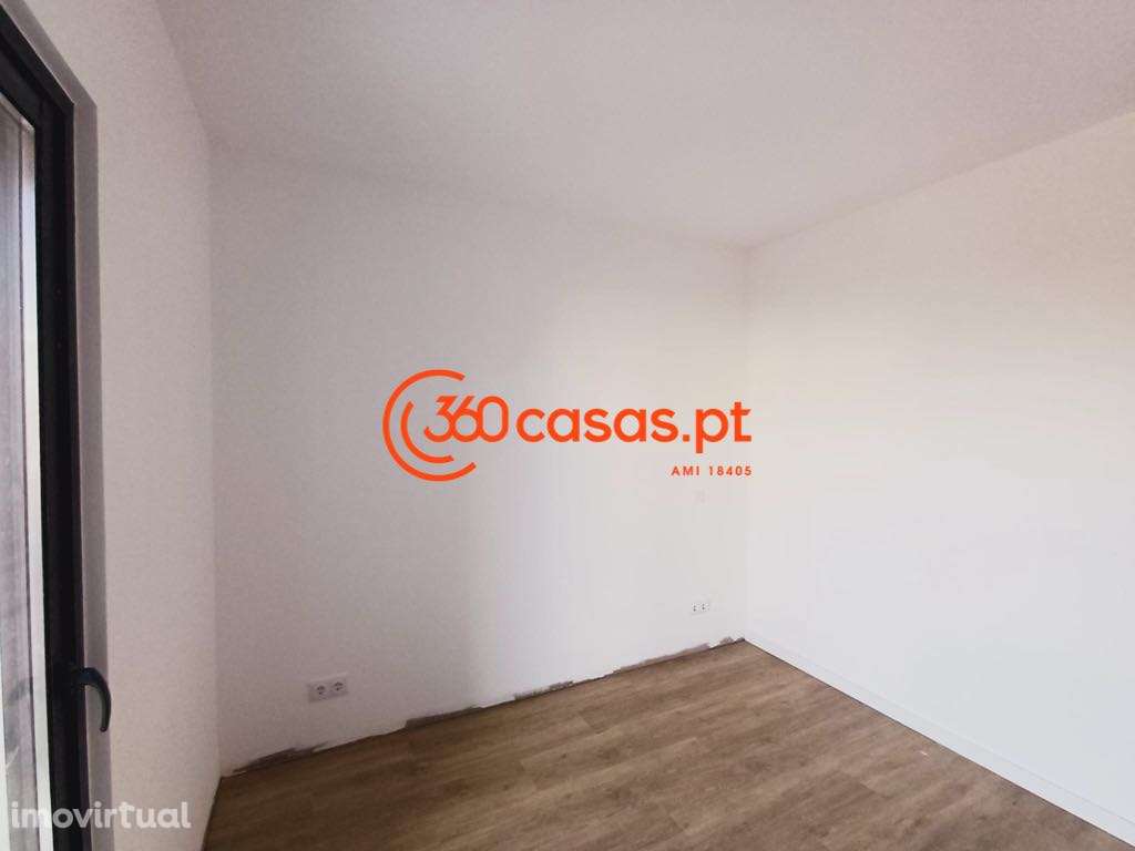 Apartamento T2 com garagem e logradouro de 35m2 em Almancil - Grande imagem: 5/12