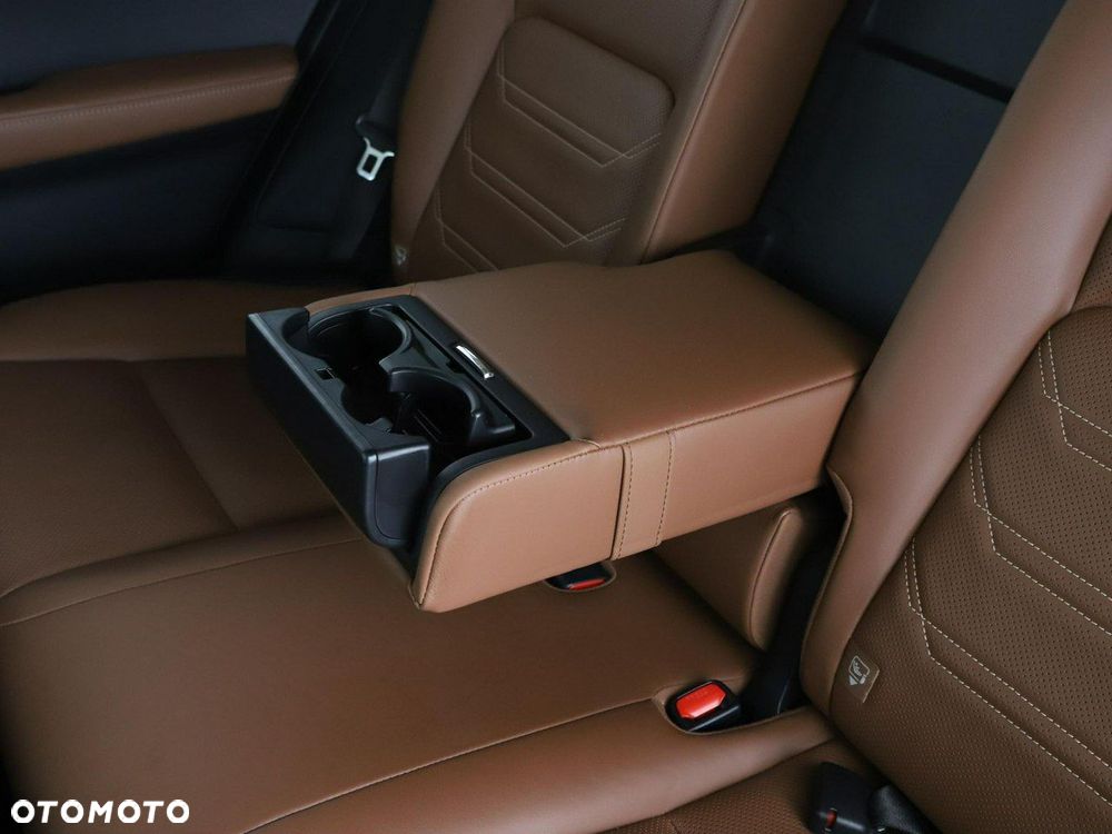 Lexus NX 300h E-FOUR Luxury Line - 40