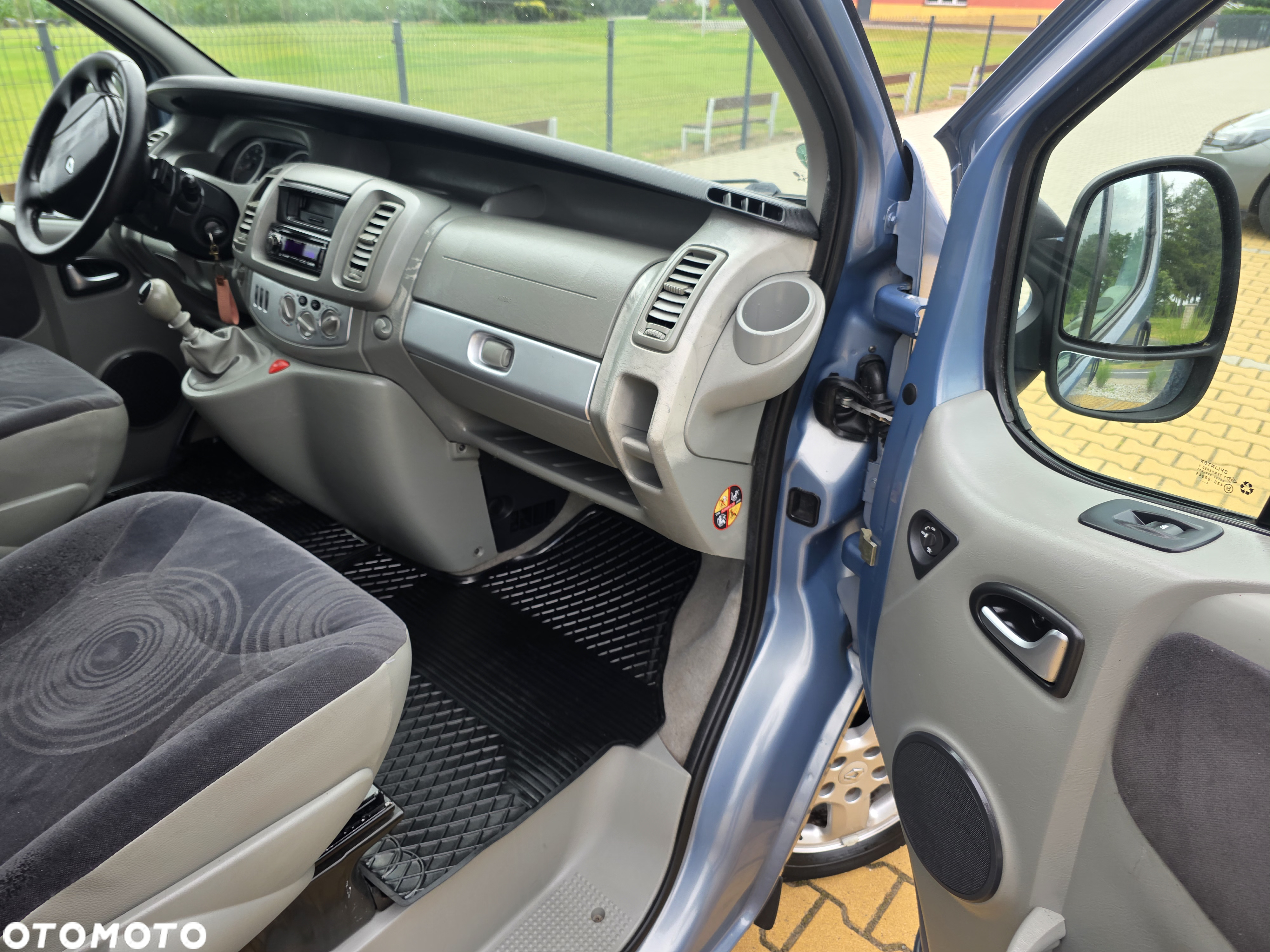 Renault Trafic 2.0 dCi 115 Combi L1H1 teilverglast - 17