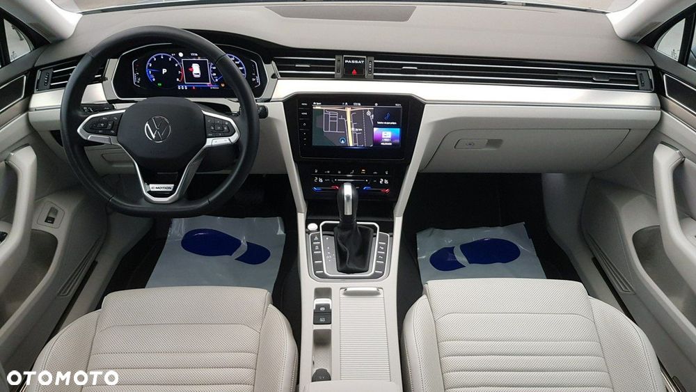 Volkswagen Passat - 14