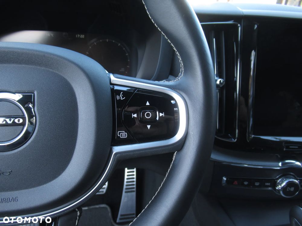Volvo XC 60 T4 R-Design - 15