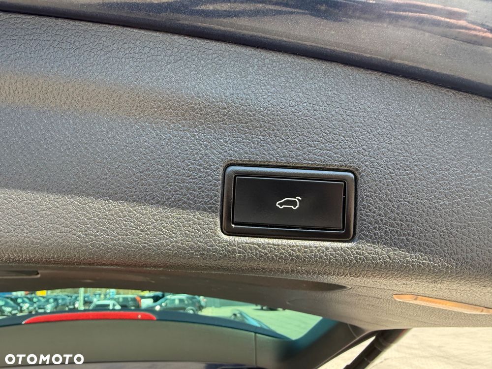 Volkswagen Sharan 2.0 TDI 4Motion BlueMotion Technology Highline - 9