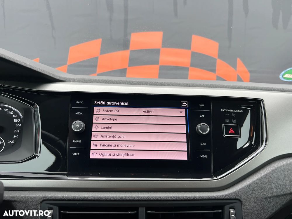 Volkswagen Polo 1.6 TDI SCR Highline - 23