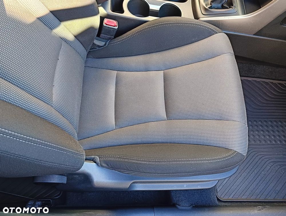 Hyundai i30 blue Kombi 1.6 GDi Style - 29