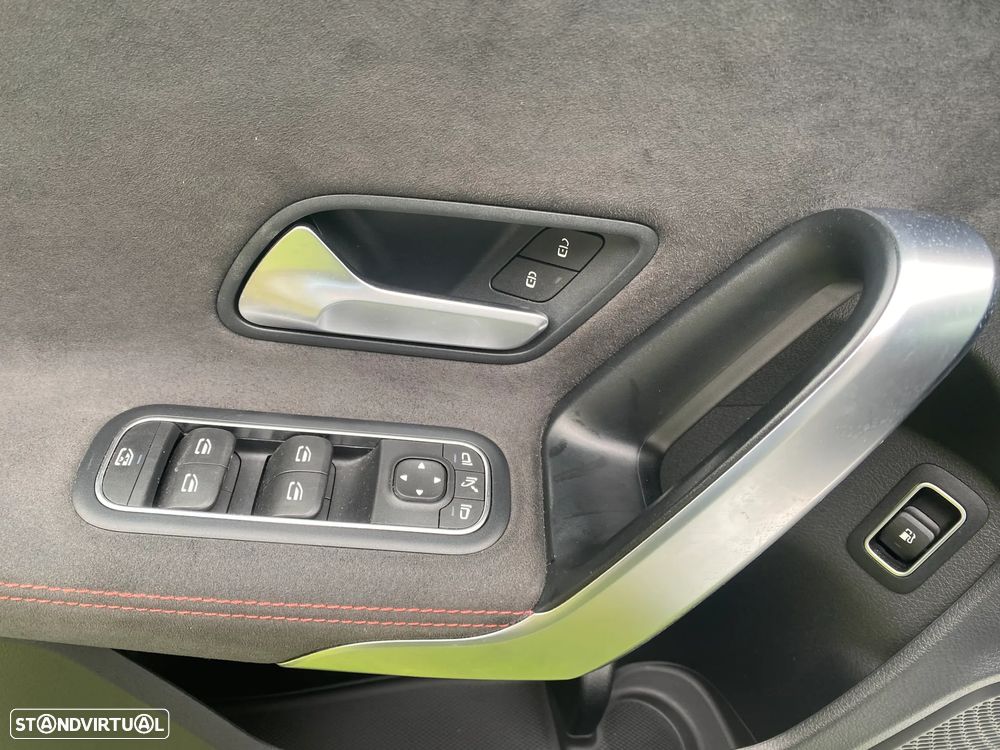 Mercedes-Benz A 250 e AMG Line - 20