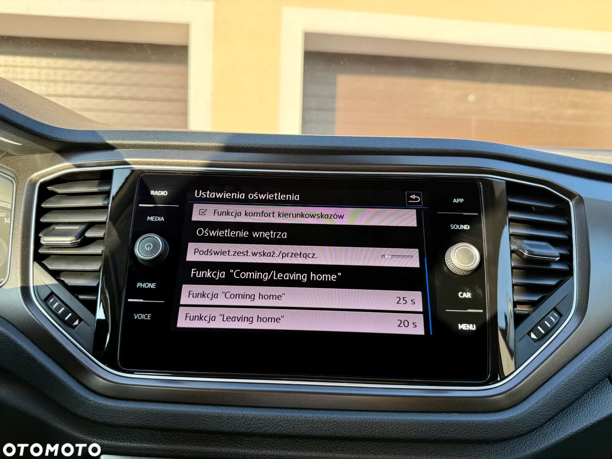Volkswagen T-Roc 1.5 TSI Life - 39
