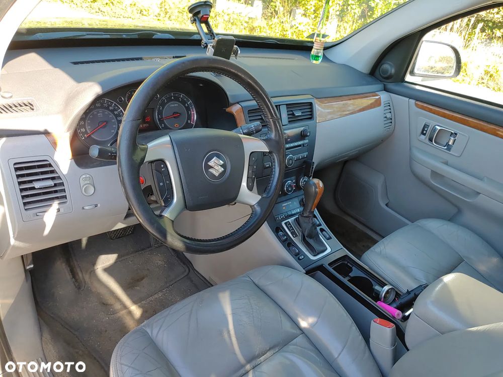 Suzuki XL7 3.6 V6 Luxury - 33