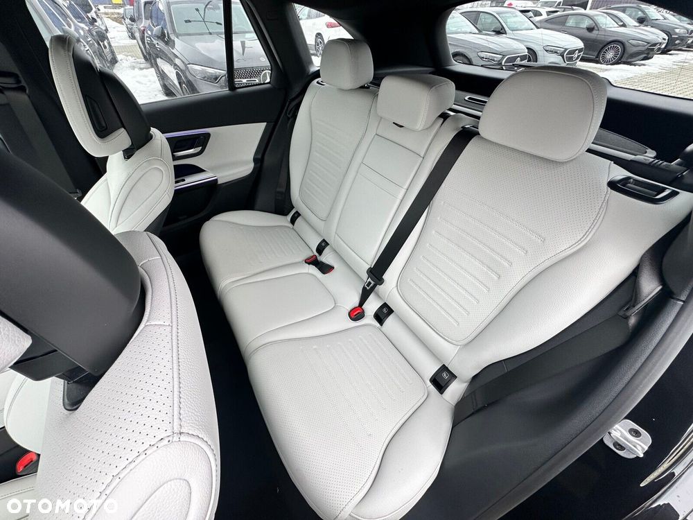 Mercedes-Benz GLC - 24