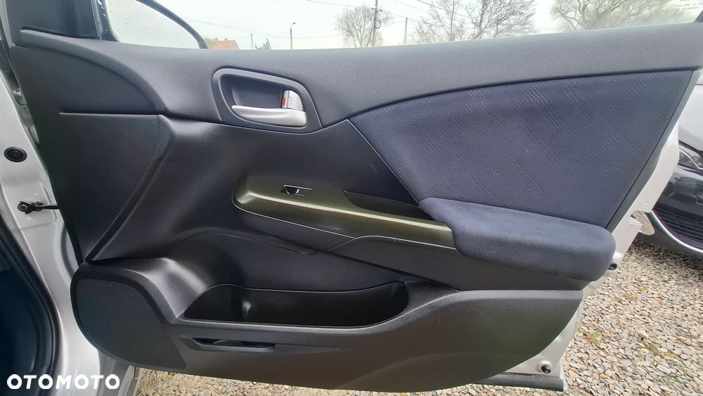 Honda Civic 1.6 i-DTEC Lifestyle Black Edition - 27