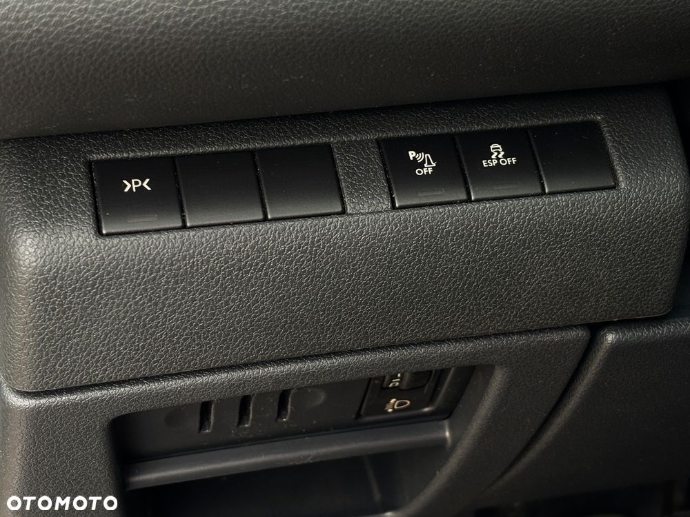 Peugeot 5008 1.6 THP Family 7os - 17