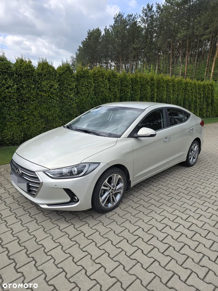 Hyundai Elantra 1.6 CRDi BlueDrive Style DCT - 1