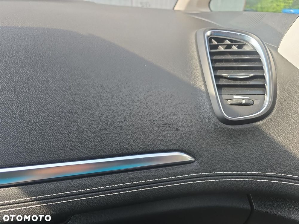 Renault Scenic - 21