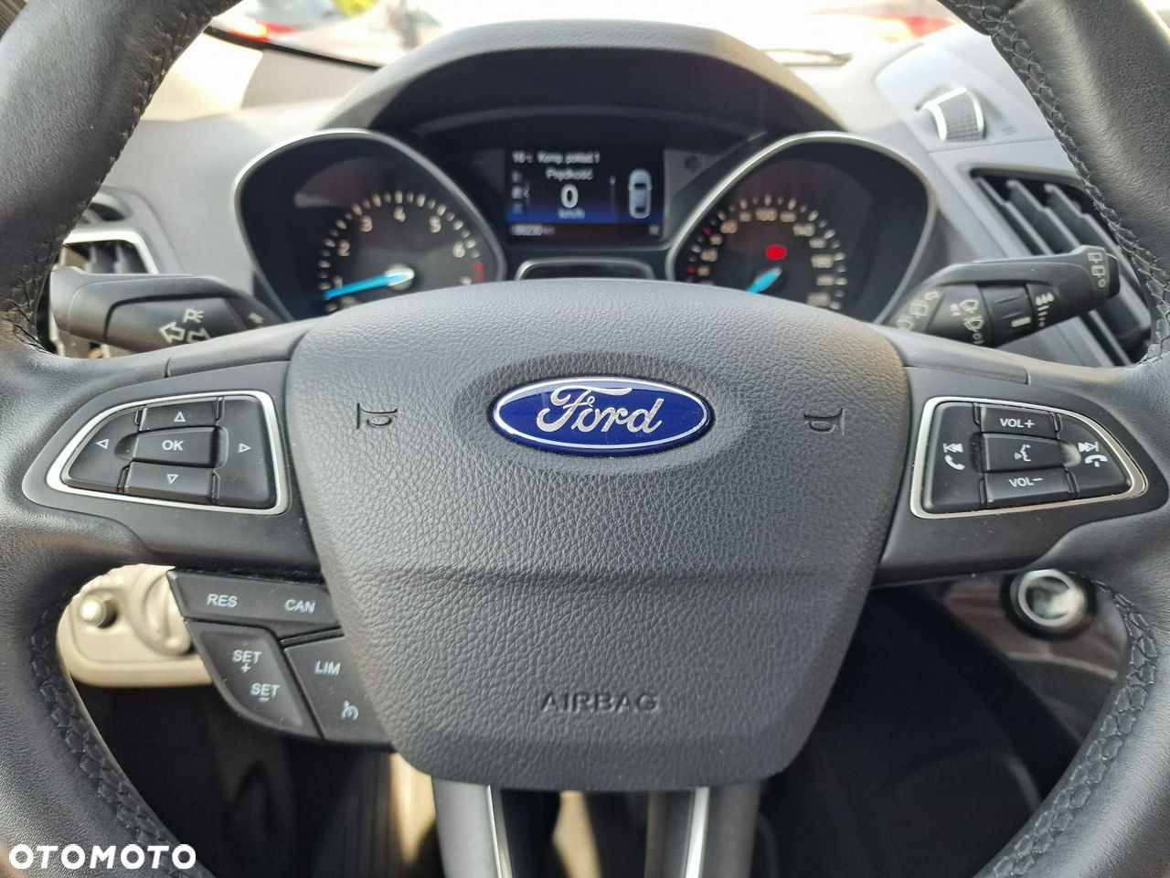 Ford Kuga 1.5 EcoBoost 2x4 Titanium - 33