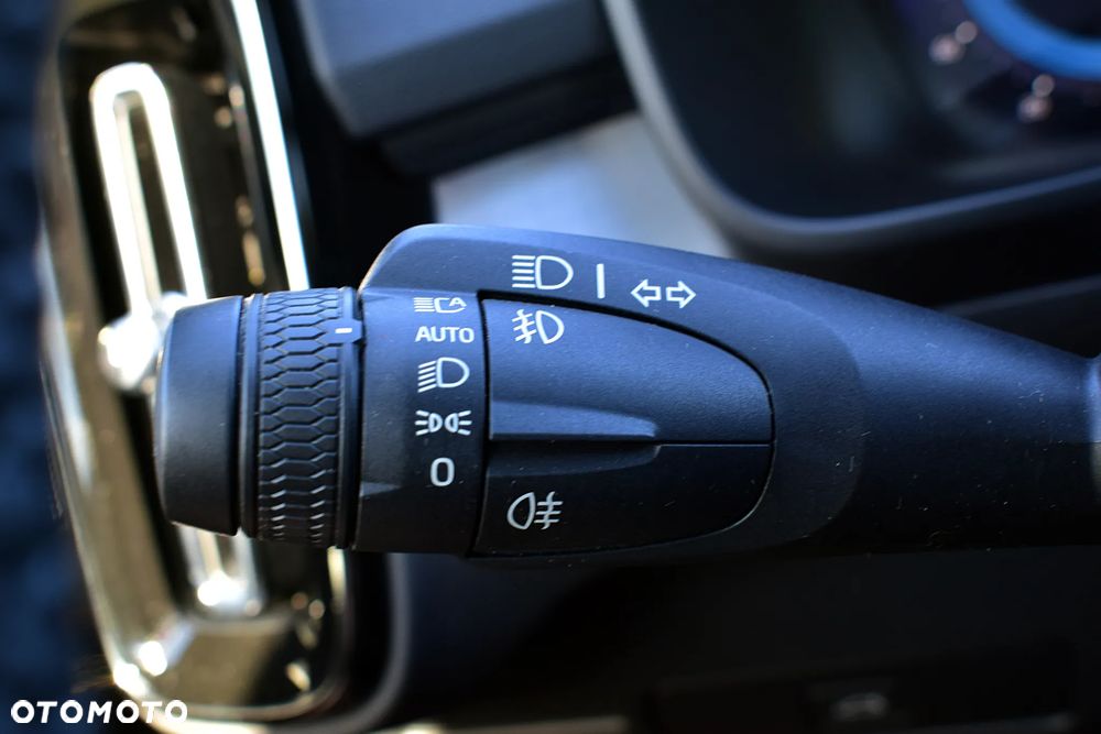 Volvo XC 40 B3 Core - 22