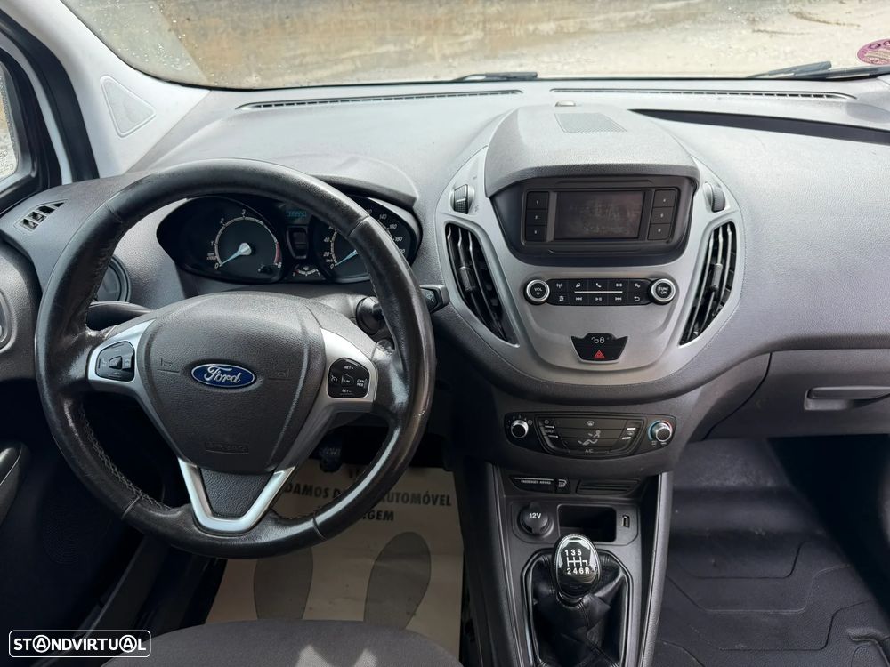 Ford Transit Courier - 8