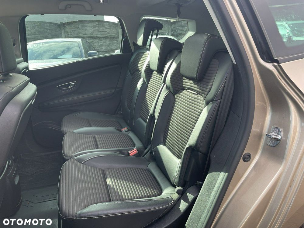 Renault Grand Scenic - 11