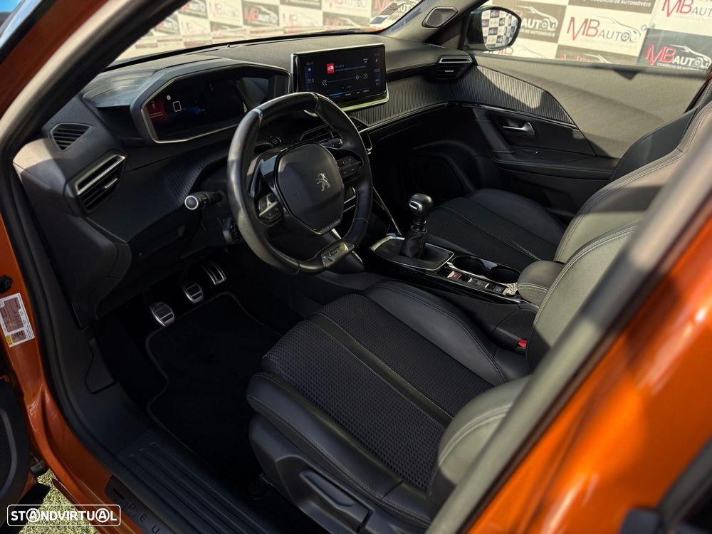 Peugeot 2008 1.2 PureTech GT Line - 20