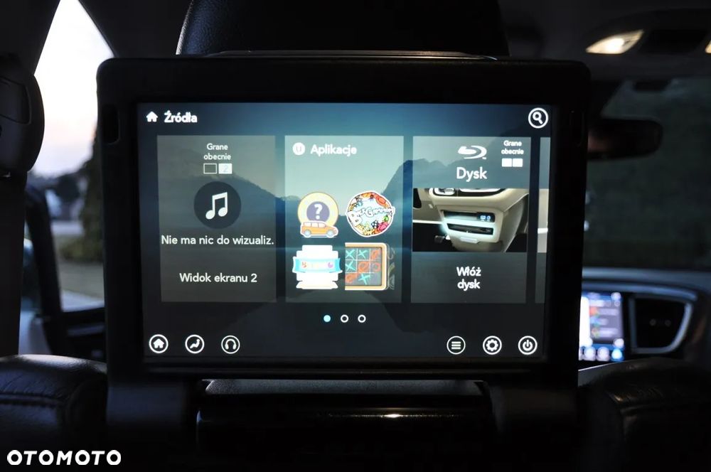 Chrysler Pacifica - 27