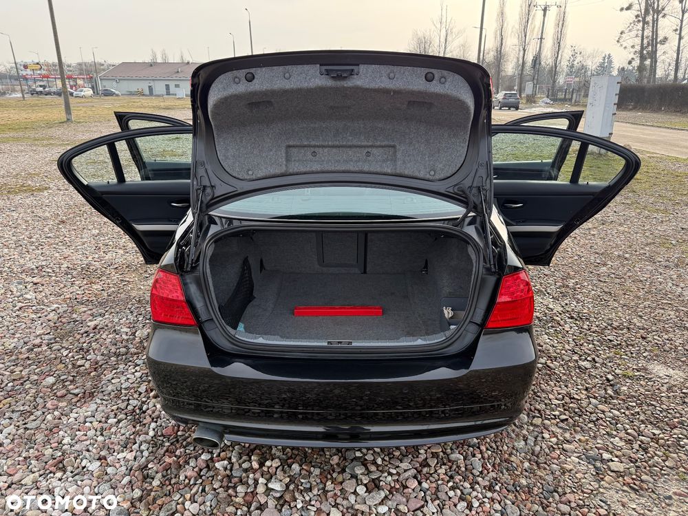 BMW Seria 3 318d DPF Edition Exclusive - 21