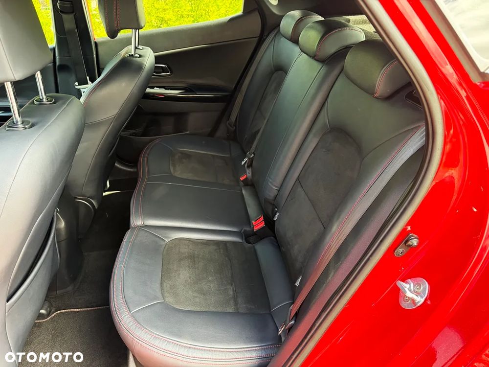 Kia Ceed 1.6 T-GDI GT - 37